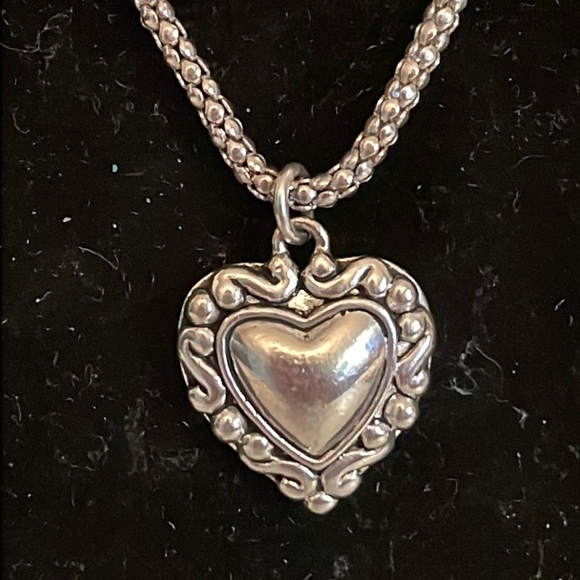 16.5” Contempo Collection silver plated Omega chain necklace & heart pendant - Picture 2 of 16
